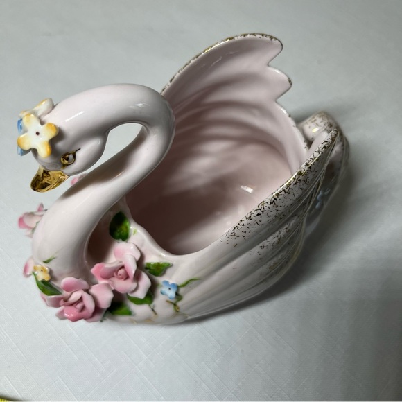 VINTAGE Swan Ceramic Figurine with Floral Accents. Made in JAPAN. Trinkets. - Picture 4 of 7